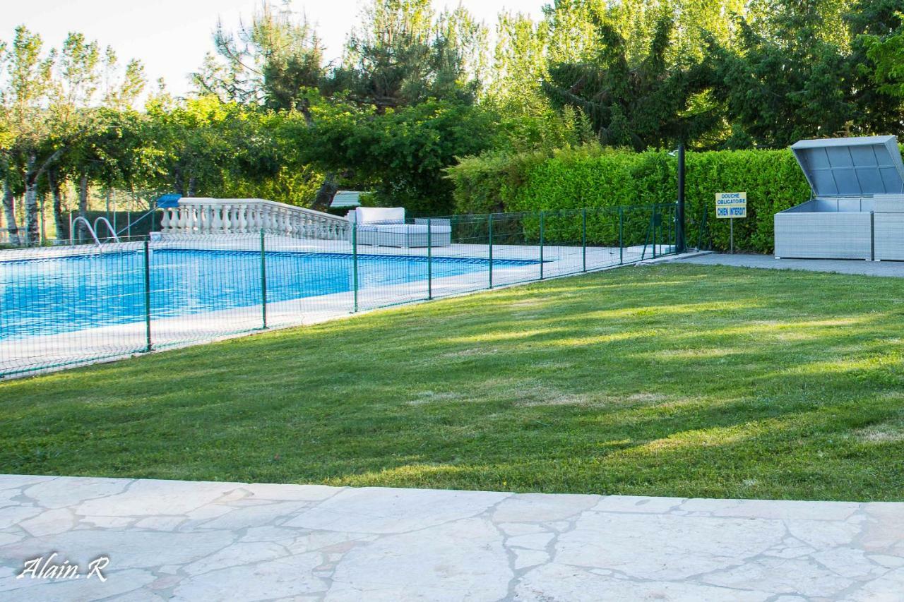 Paradise Challets And Camping Hotel Sarrecave Exterior photo