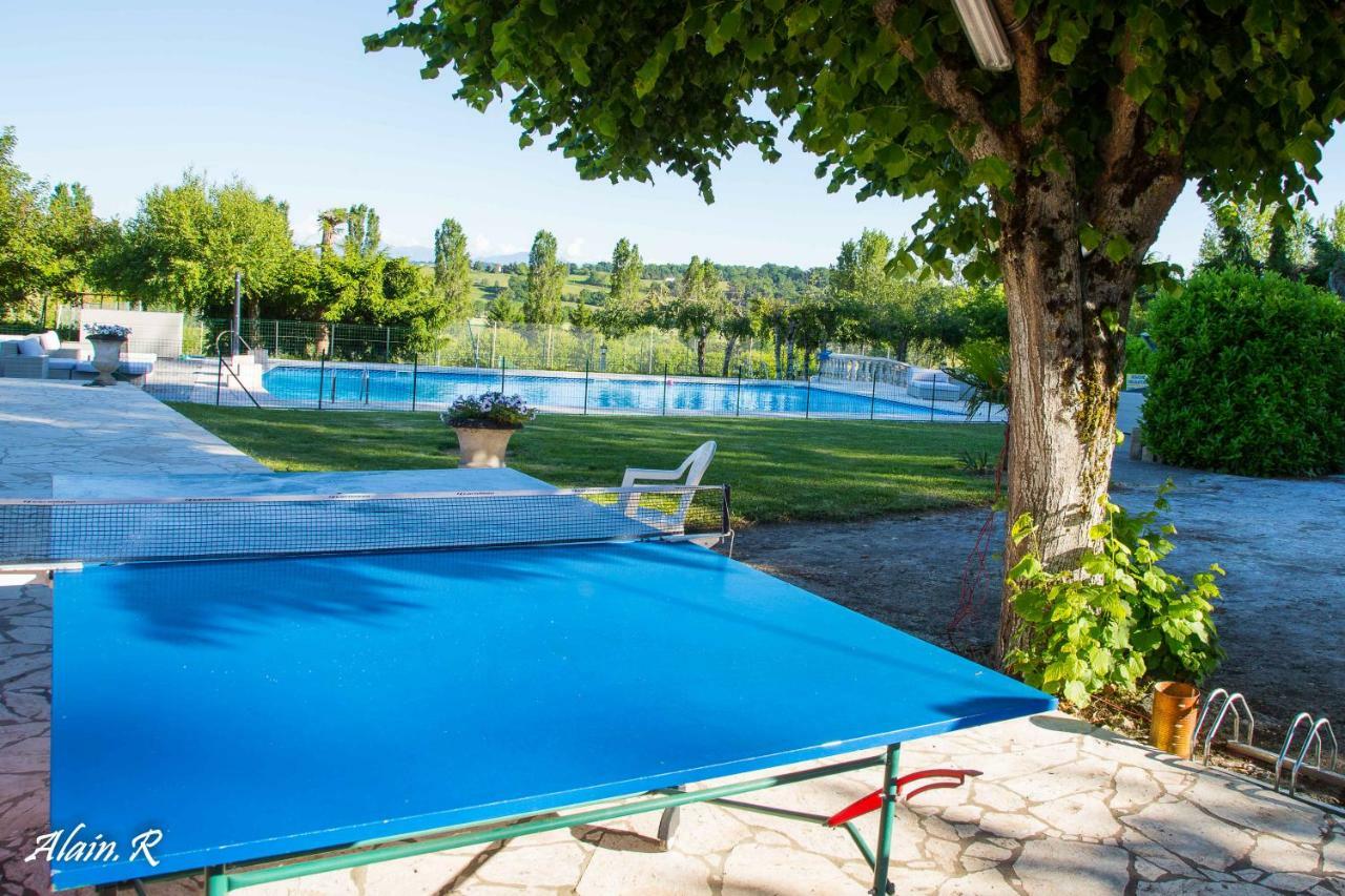 Paradise Challets And Camping Hotel Sarrecave Exterior photo