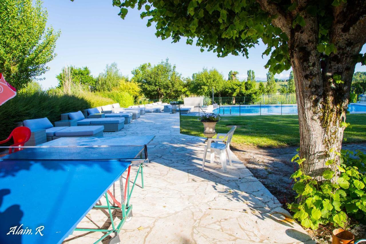Paradise Challets And Camping Hotel Sarrecave Exterior photo