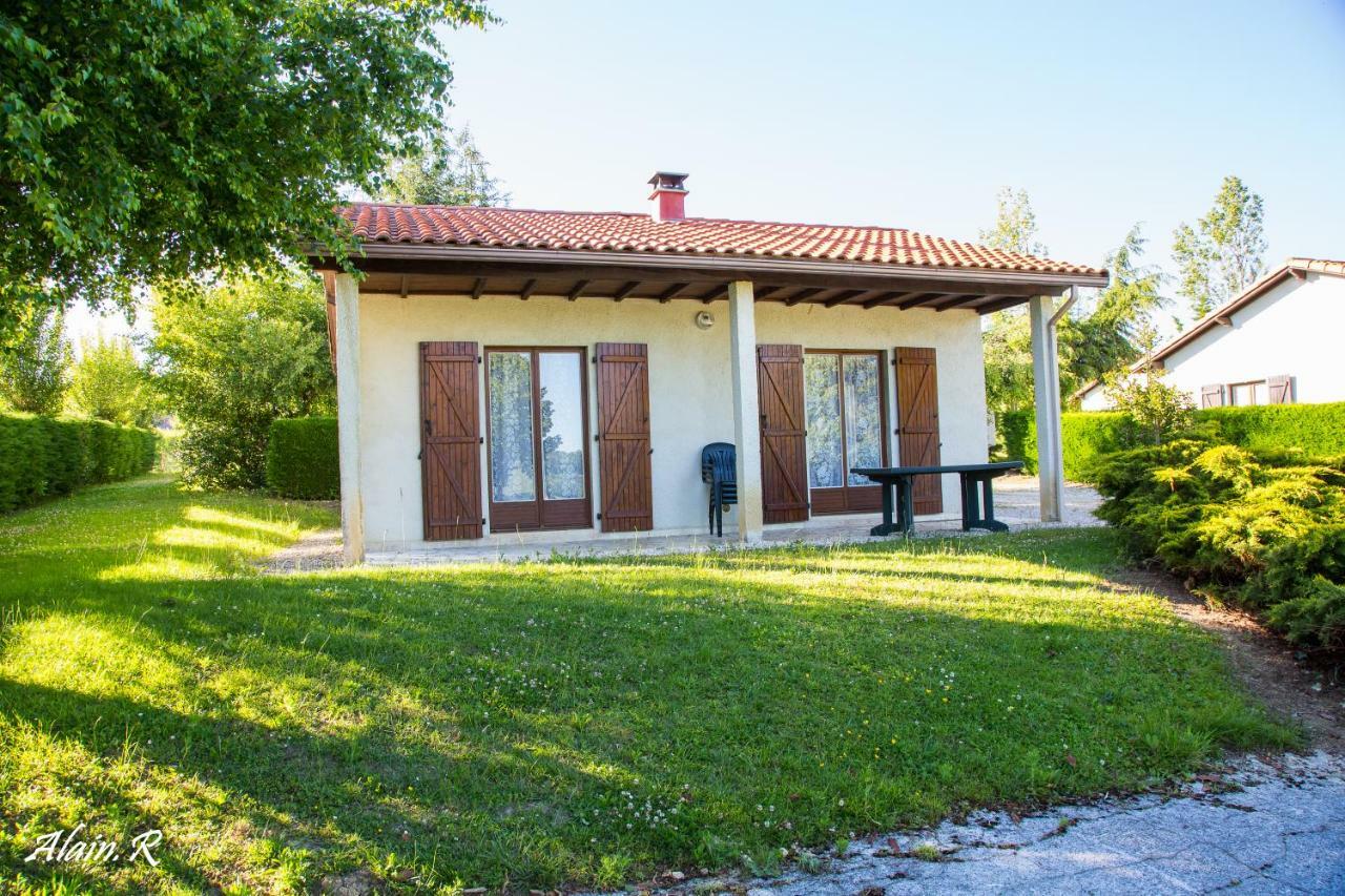Paradise Challets And Camping Hotel Sarrecave Exterior photo